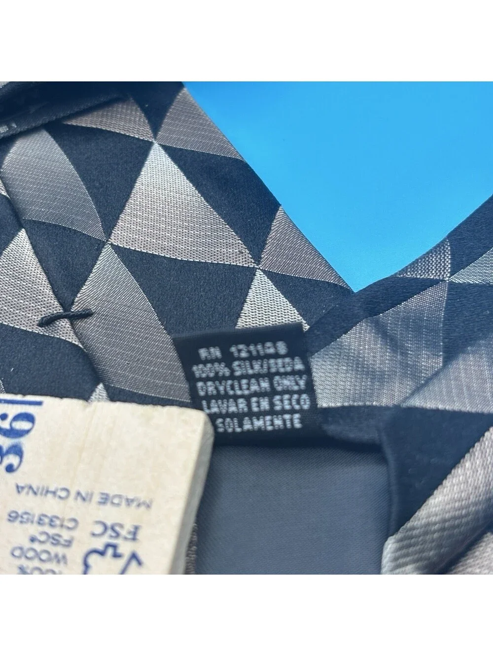 ARROW USA 1851 Black, Silver Geometric Neat 100% Silk Tie rn 121148